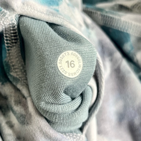 Lululemon Align Pant 25”
Kaleidofloral Multi - Picture 8 of 8